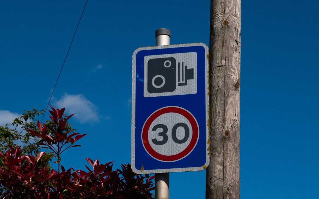 The World’s First AI Speed Camera That Can Scan Drivers Inside Their Cars!