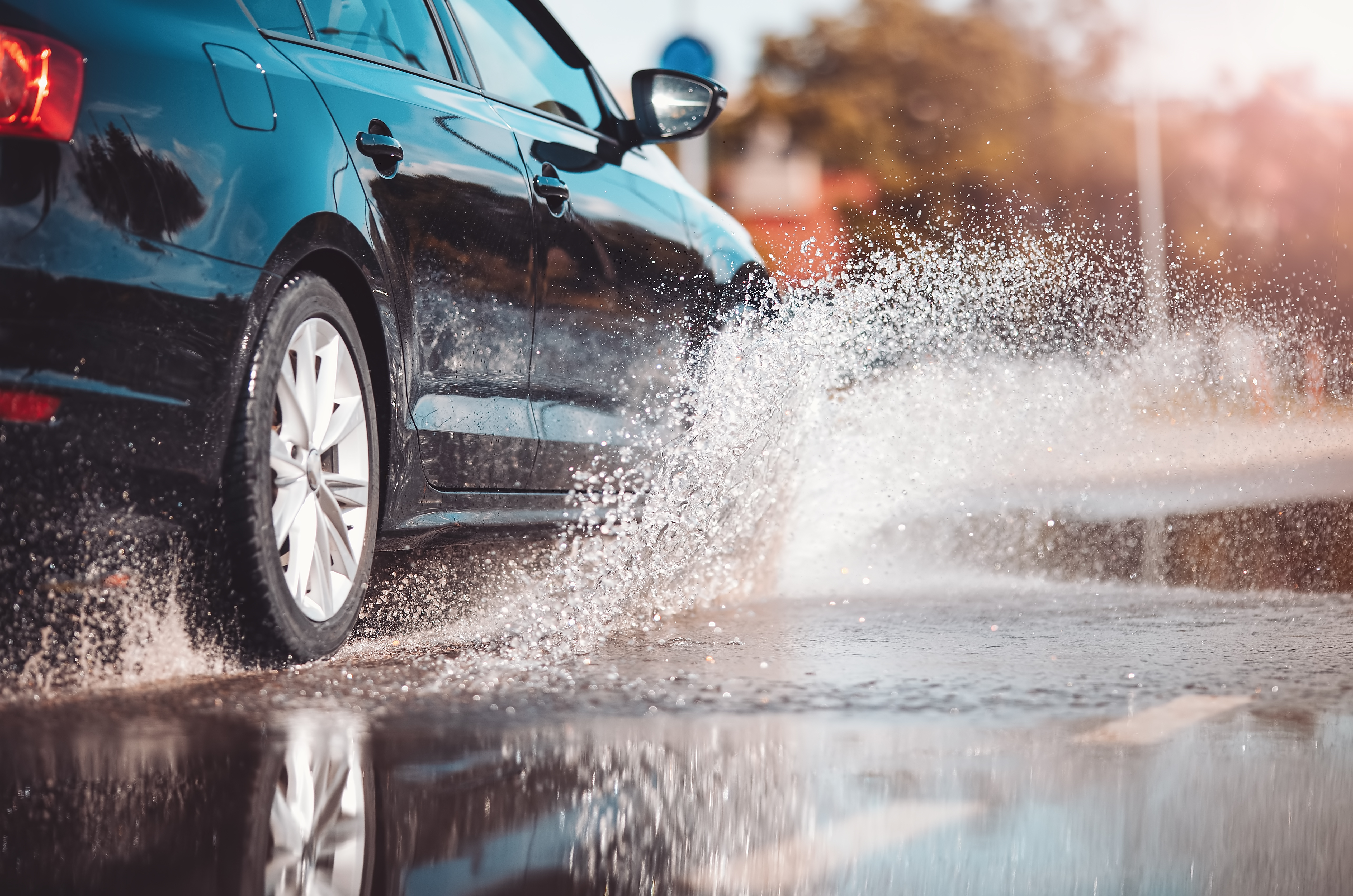 Navigate Wet Roads Safely and Avoid Aquaplaning
